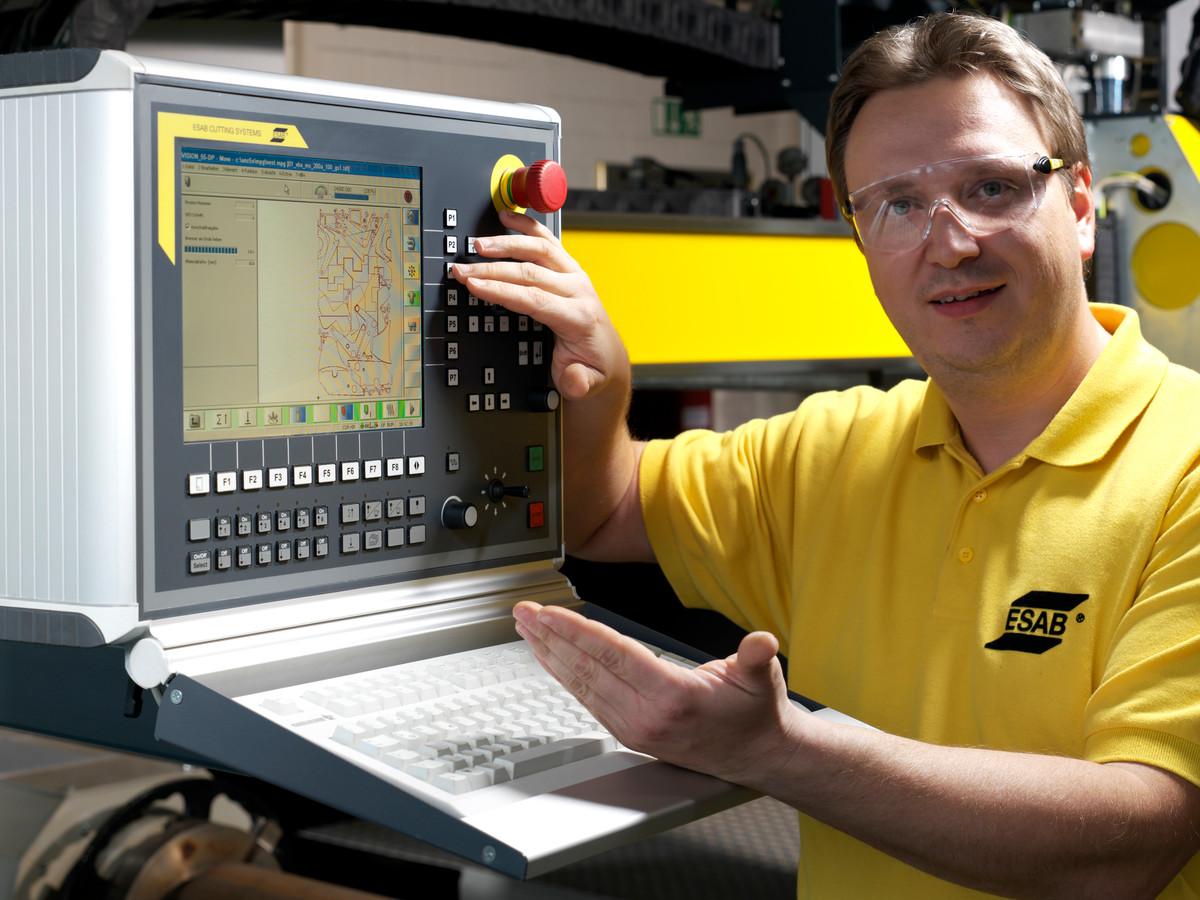 903184-engineer-software